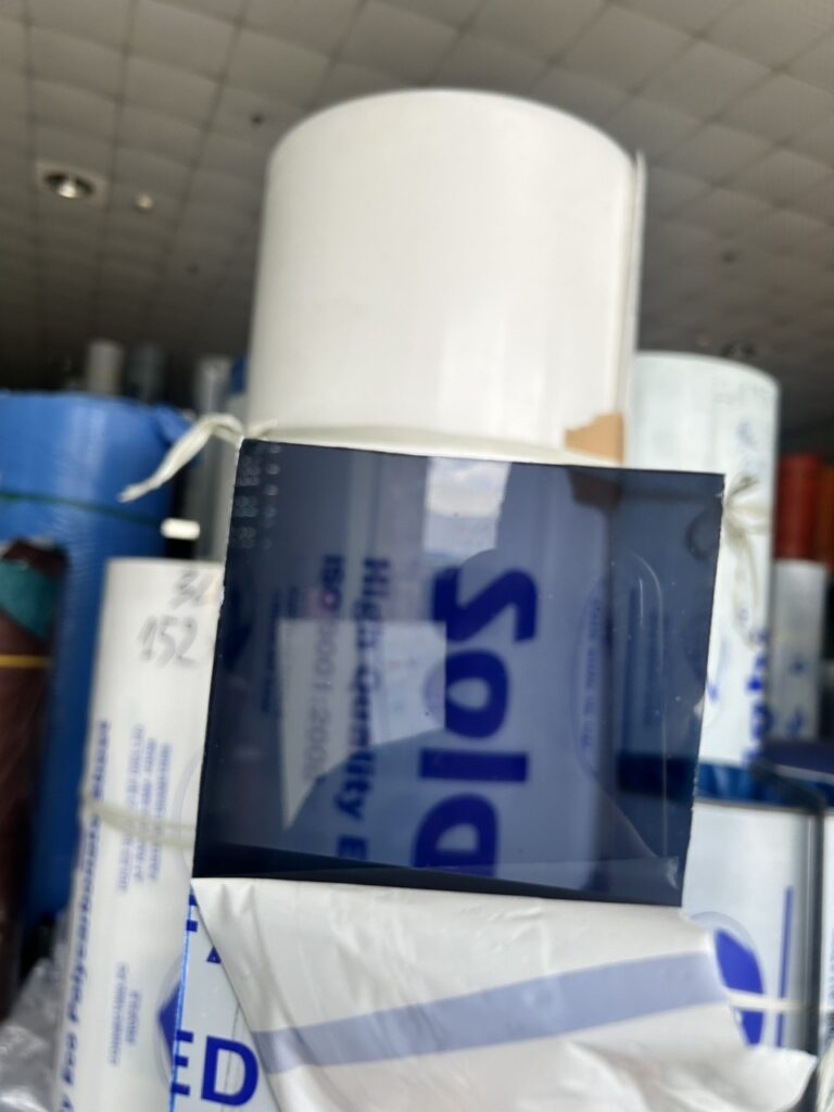 Mẫu poly đặc xám khói solar light