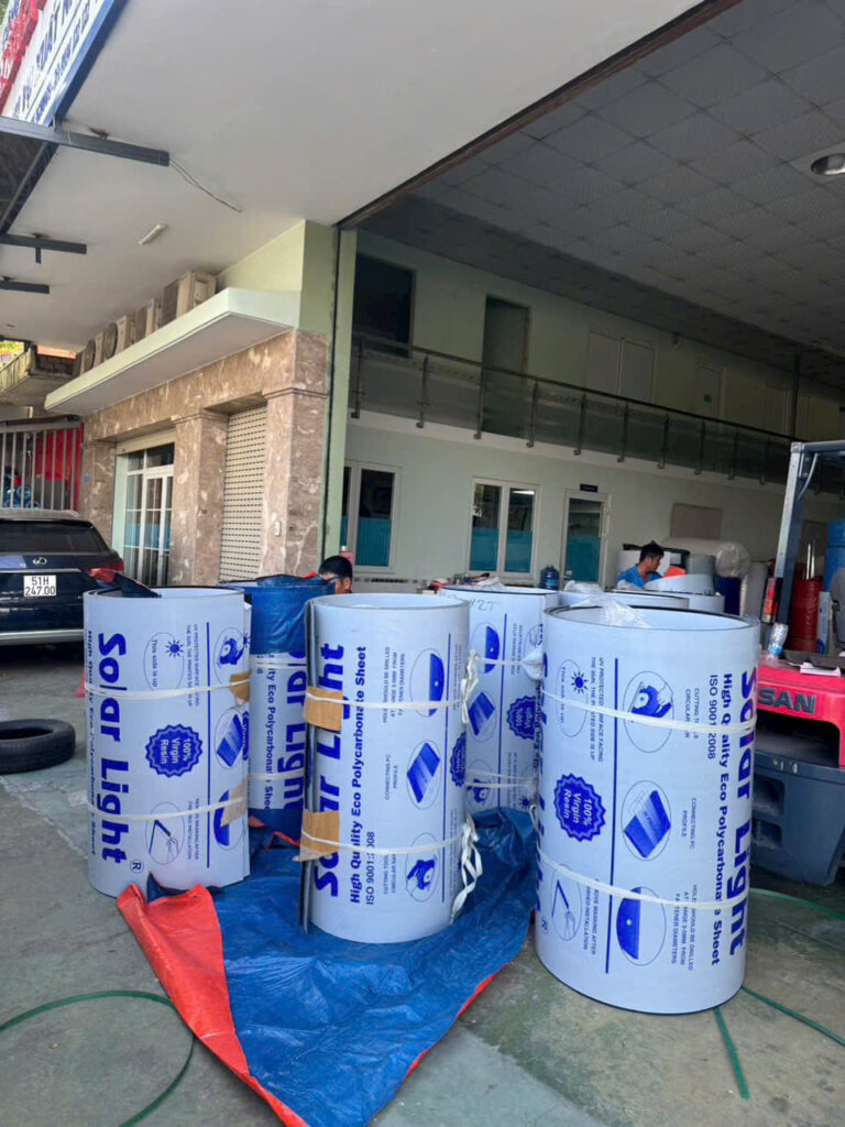 Tổng kho phân phối tấm poly đặc