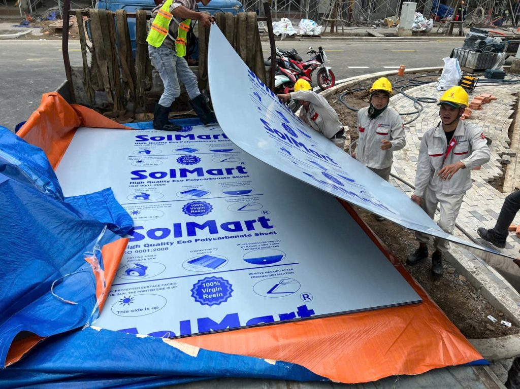 tấm nhựa lấy sáng poly