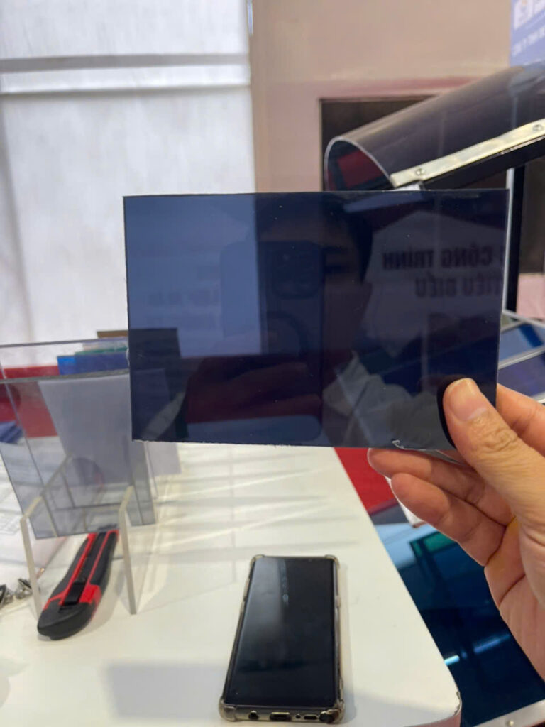 Tấm nhựa poly đặc màu Xám khói 