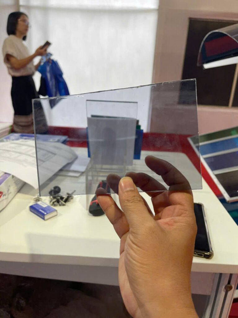 Tấm nhựa poly đặc màu xám khói Hàn Quốc